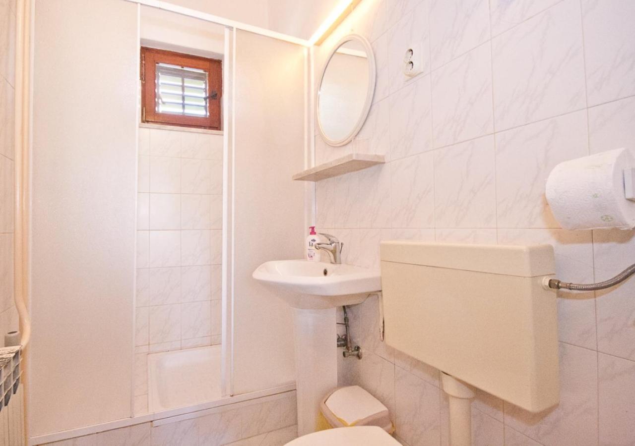 Apartments Surfinia Baska  Exterior photo