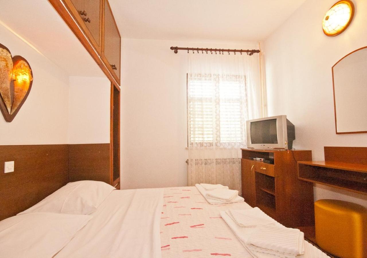 Apartments Surfinia Baska  Exterior photo